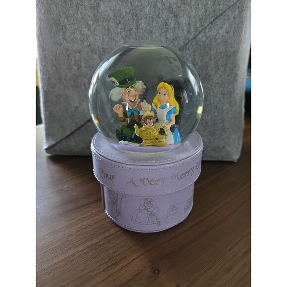 Disney Alice in Wonderland Jewelry Box/Snow Globe A Very Merry Unbirthday To You - Picture 1 of 10